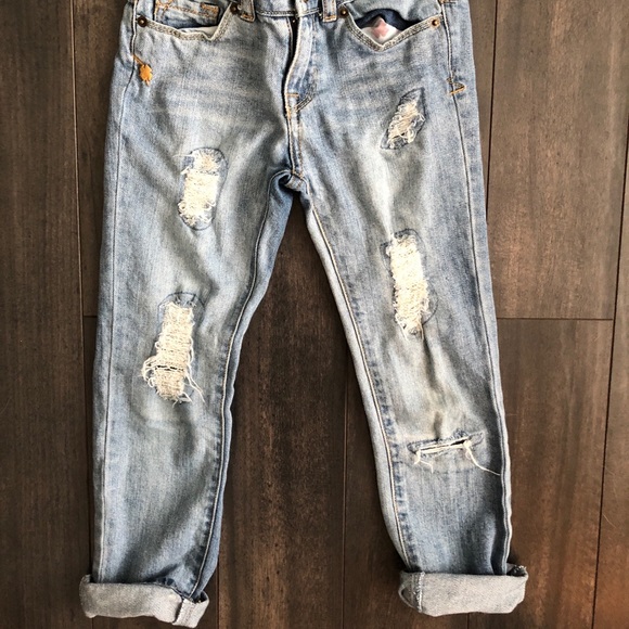 girls ripped boyfriend jeans